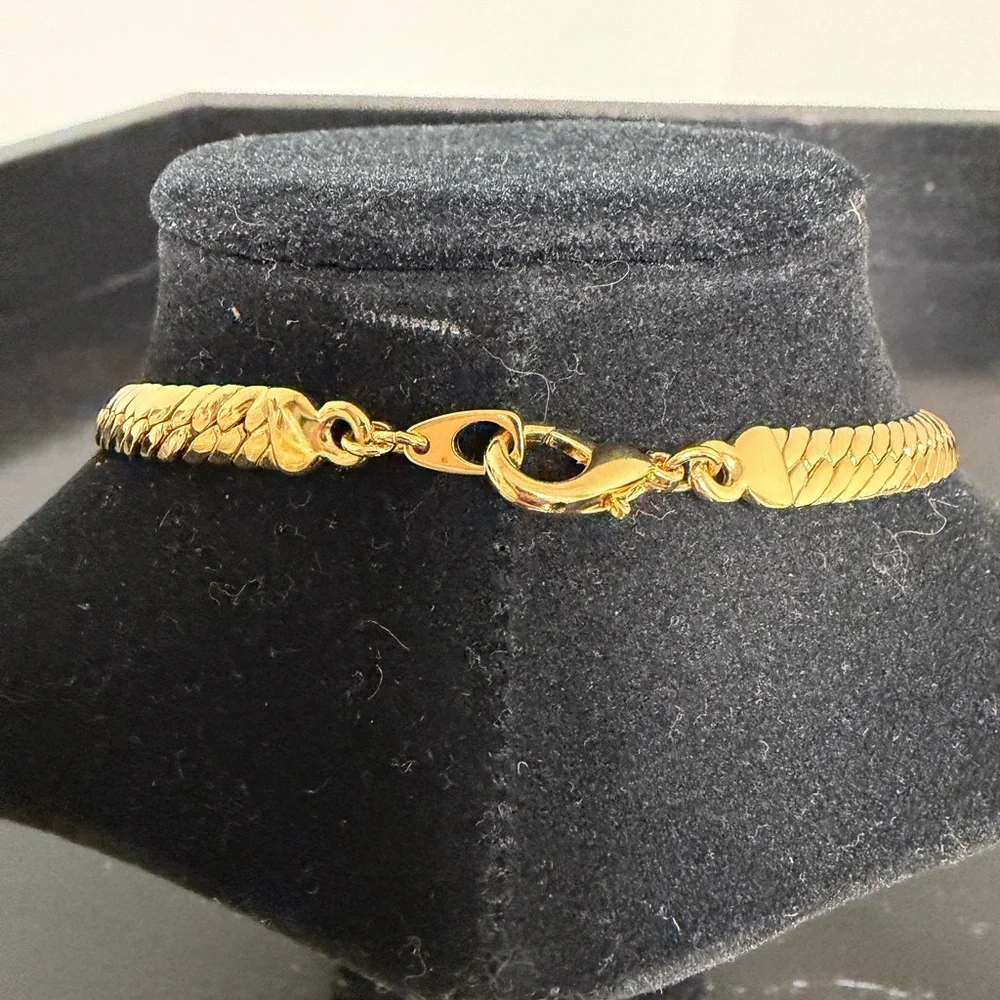 Joan Rivers interchangeable gold necklace with matching stud earrings - Picture 4 of 7